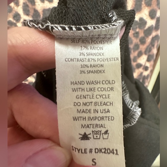 Lilypad crewneck long sleeve grey, black & leopard color block sweatshirt - Picture 4 of 4